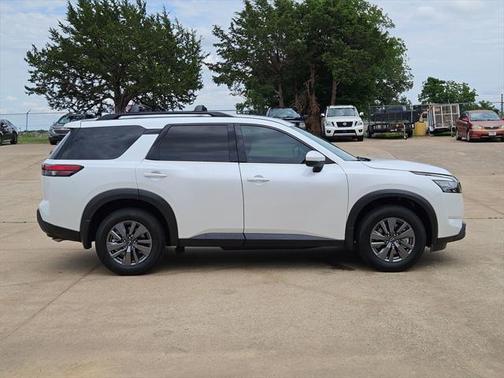 2025 Nissan Pathfinder SV 4WD