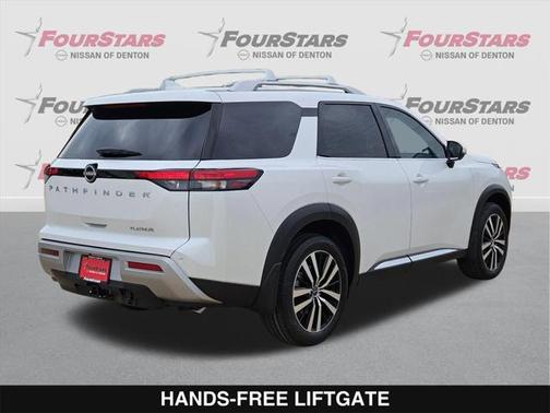 2025 Nissan Pathfinder Platinum FWD