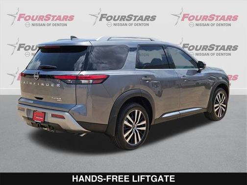 2025 Nissan Pathfinder Platinum 4WD