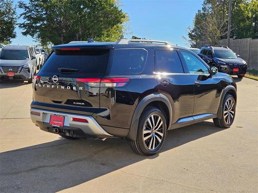 2025 Nissan Pathfinder Platinum FWD