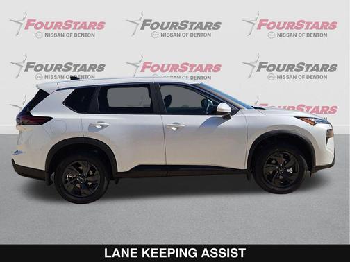 Everest White Pearl Tricoat 2026 Nissan Rogue SV