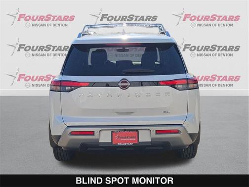 2025 Nissan Pathfinder SL FWD