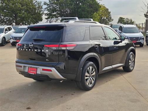 2025 Nissan Pathfinder SL FWD