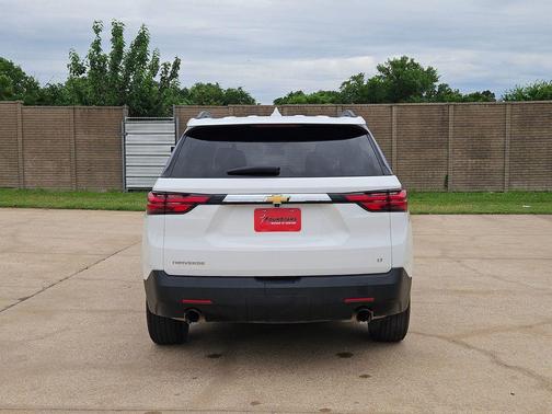 Summit White 2023 Chevrolet Traverse LT Cloth