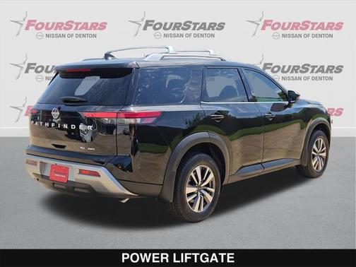 2025 Nissan Pathfinder SL 4WD