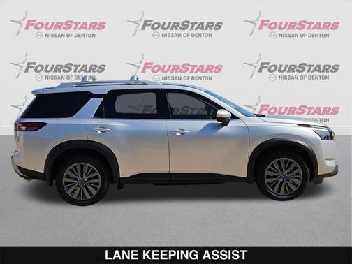 2025 Nissan Pathfinder SL FWD