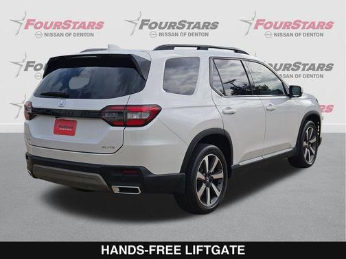Platinum White Pearl 2023 Honda Pilot AWD Elite
