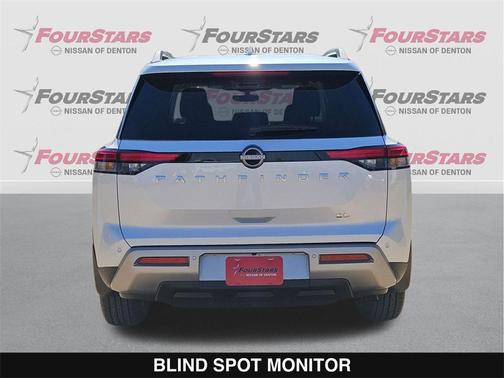 2025 Nissan Pathfinder SL FWD