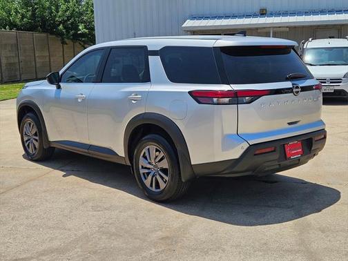 2025 Nissan Pathfinder S FWD