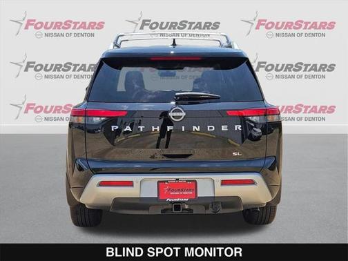 2025 Nissan Pathfinder SL FWD