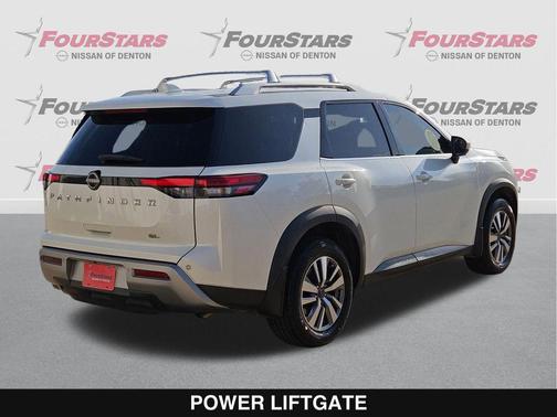 Pearl White Tricoat 2022 Nissan Pathfinder SL 2WD