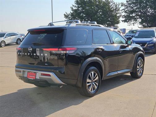 2025 Nissan Pathfinder SL FWD