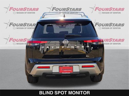 2025 Nissan Pathfinder SL FWD