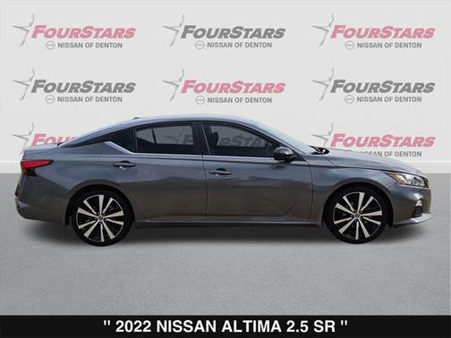 2022 Nissan Altima SR FWD