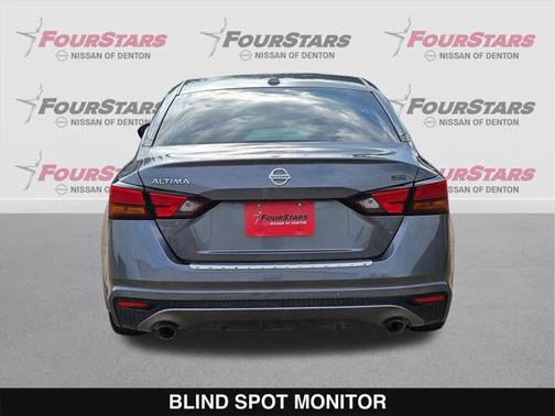 2022 Nissan Altima SR FWD
