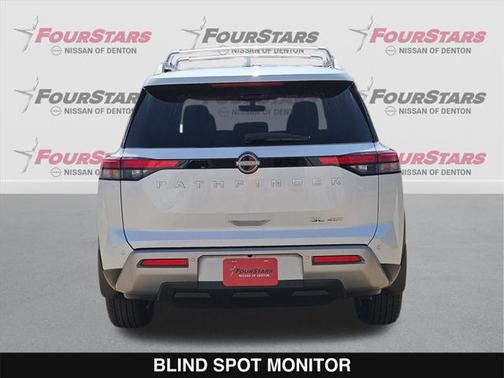 2025 Nissan Pathfinder SL 4WD