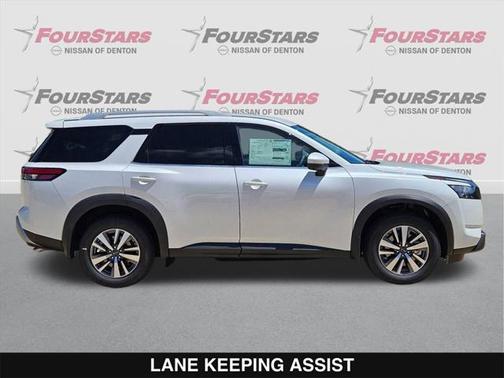 2025 Nissan Pathfinder SL FWD
