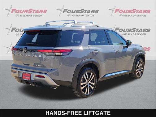 2025 Nissan Pathfinder Platinum FWD