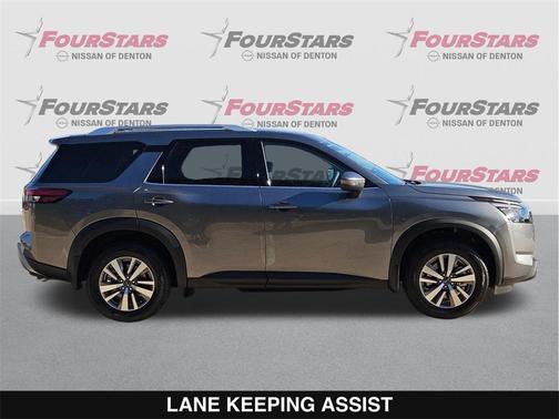 2025 Nissan Pathfinder SL FWD