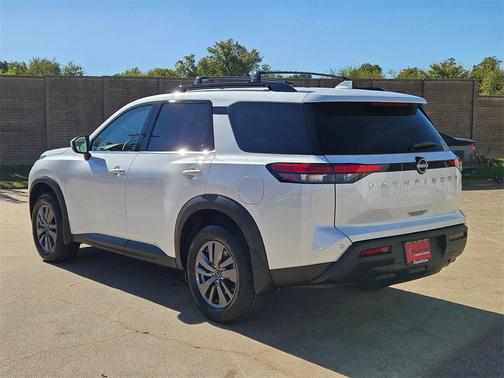 2025 Nissan Pathfinder SV FWD