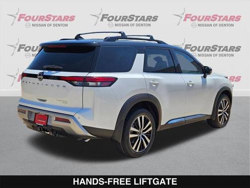 2025 Nissan Pathfinder Platinum 4WD