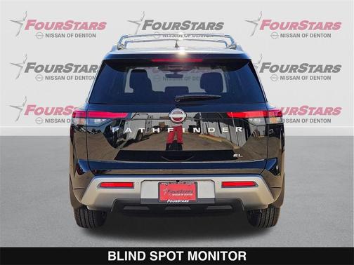 2025 Nissan Pathfinder SL FWD