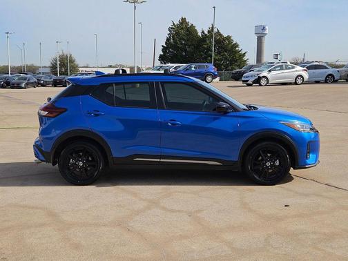 2021 Nissan Kicks SR