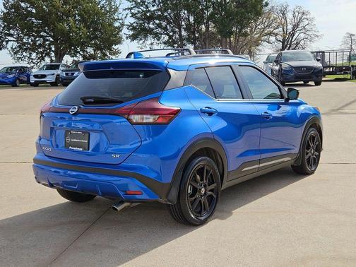 2021 Nissan Kicks SR