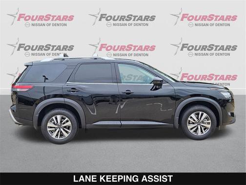 2025 Nissan Pathfinder SL FWD