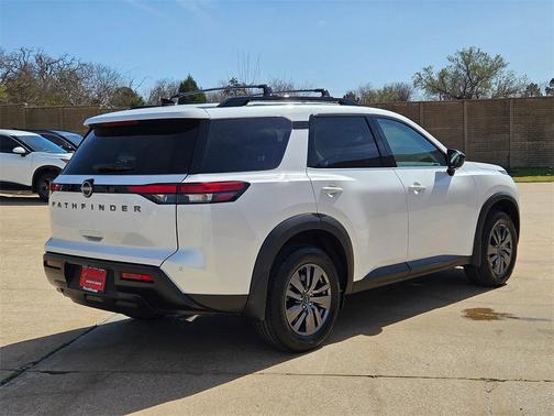 2026 Nissan Pathfinder SV