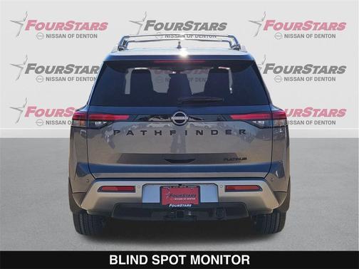 2025 Nissan Pathfinder Platinum FWD