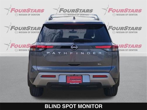 2025 Nissan Pathfinder SL FWD