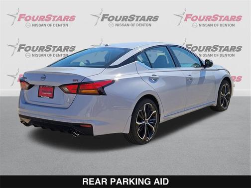 2025 Nissan Altima SR FWD