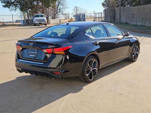 2023 Nissan Altima SR FWD