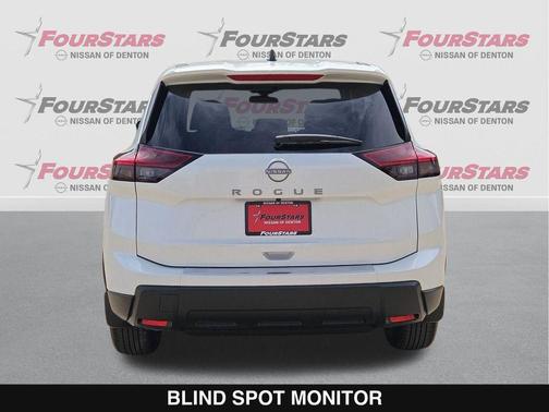 Everest White Pearl Tricoat 2026 Nissan Rogue SV