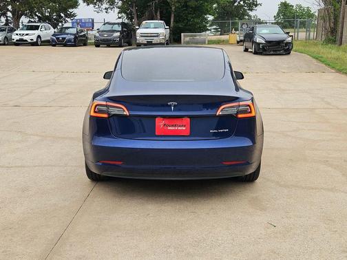 Blue 2022 Tesla Model 3 Long Range