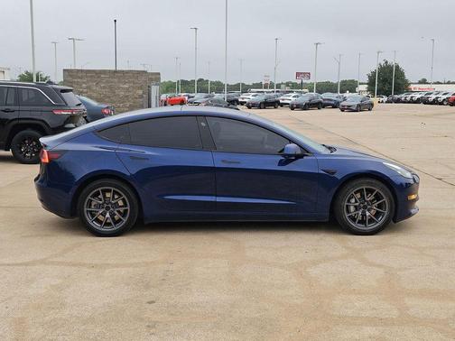 Blue 2022 Tesla Model 3 Long Range