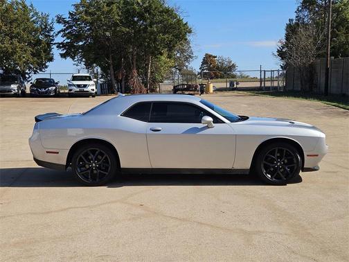 2020 Dodge Challenger SXT