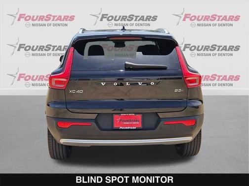 2023 Volvo XC40 B5 Plus Bright Theme