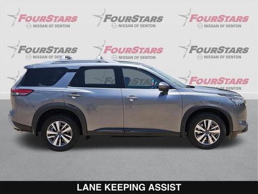2025 Nissan Pathfinder SL 4WD