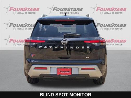2025 Nissan Pathfinder SL FWD