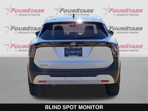 2025 Nissan Kicks SV