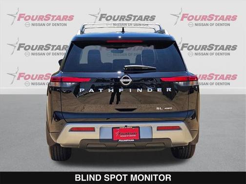 2025 Nissan Pathfinder SL 4WD