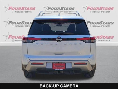 2025 Nissan Pathfinder SL FWD