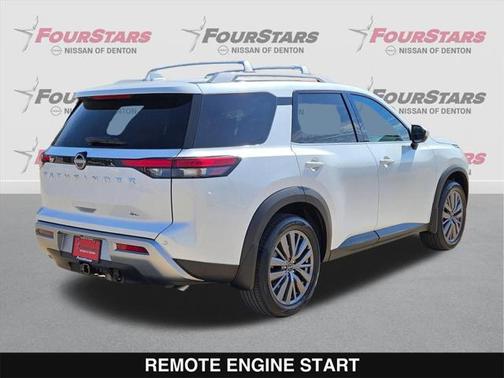 2025 Nissan Pathfinder SL FWD