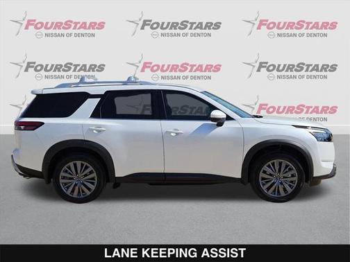2025 Nissan Pathfinder SL FWD