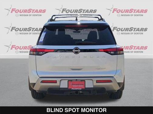 2025 Nissan Pathfinder Platinum FWD