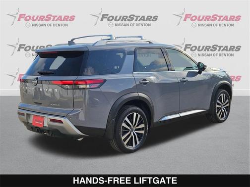 2025 Nissan Pathfinder Platinum FWD