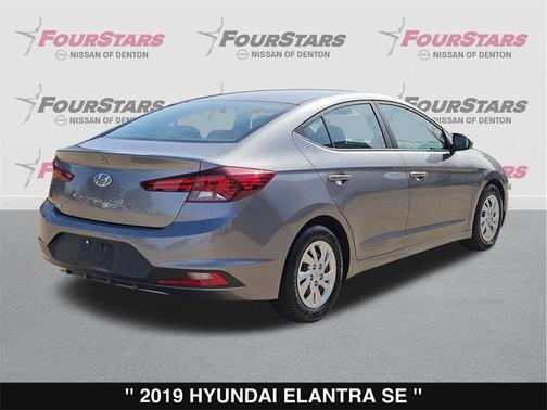 2019 Hyundai ELANTRA SE