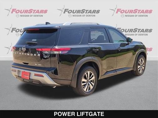 2025 Nissan Pathfinder SL 4WD